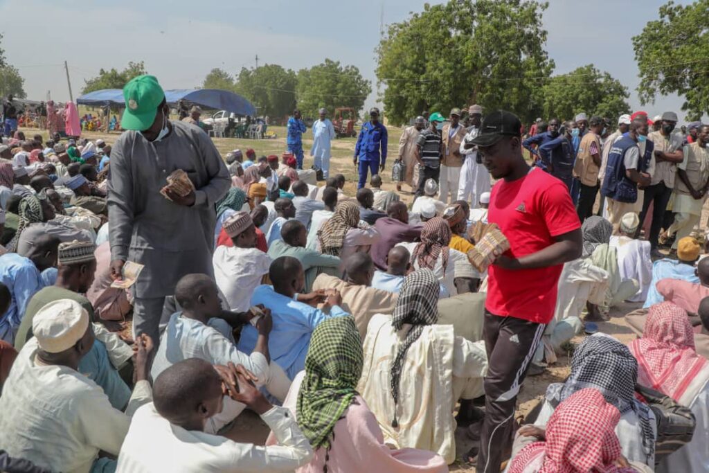 Zulum visits Kala-Balge again, shares cash to 8,000 widows, others