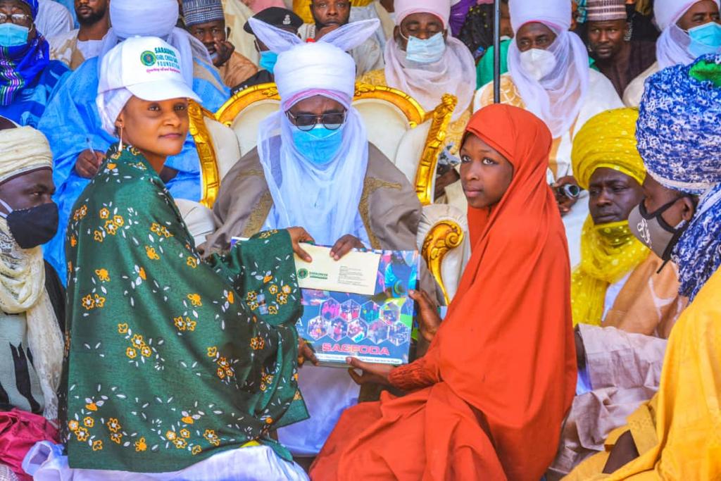 Kaduna: Gidauniyar Sarauniya Girls Child Foundation ta bayarda tallafi wa Marayu da marasa Galihu 450.